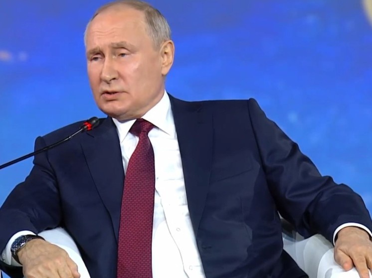 "Сигналы" от Путина о мире: в Кремле отреагировали на статью Bloomberg