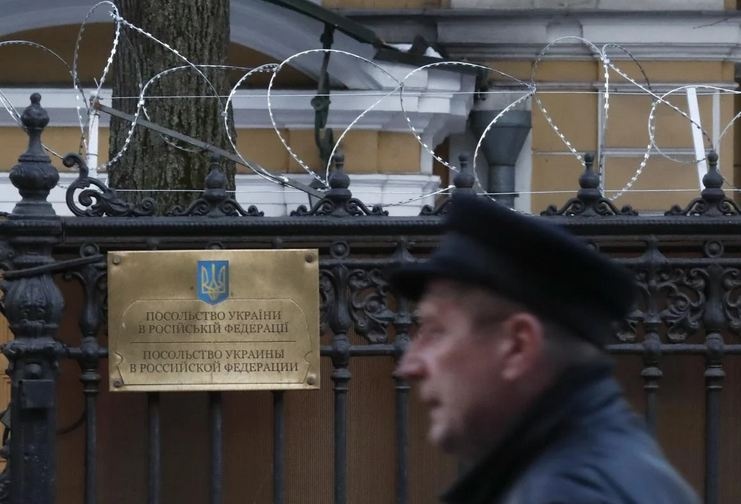 Россия расторгла договор аренды с посольством Украины в Москве