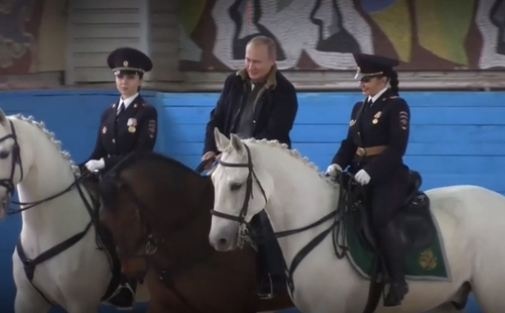 Умер любимый жеребец Путина: в окружении диктатора видят в этом плохой знак