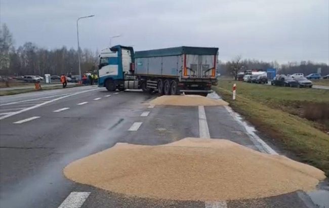 Рассыпанное зерно на границе: что говорит Польша и как реагирует Украина