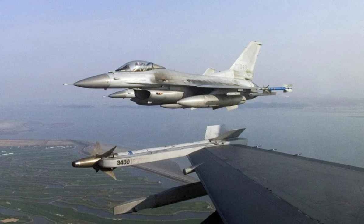 Міністр закордонних справ Нідерландів розповіла, коли Україна отримає перші винищувачі F-16