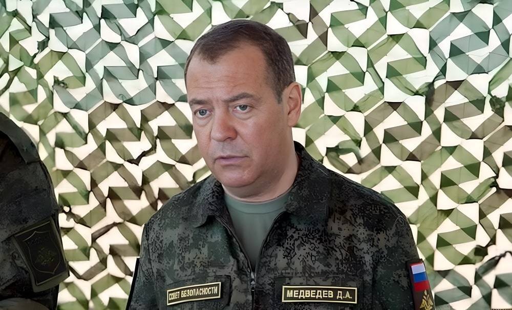 "На перевоспитание": Медведев предложил отправлять украинцев в Сибирь