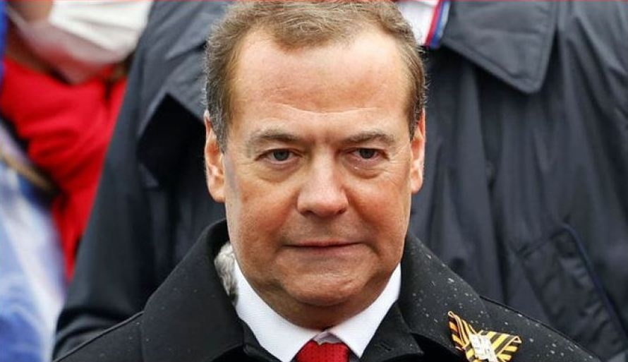 Медведев снова идет походом на Киев и Одессу
