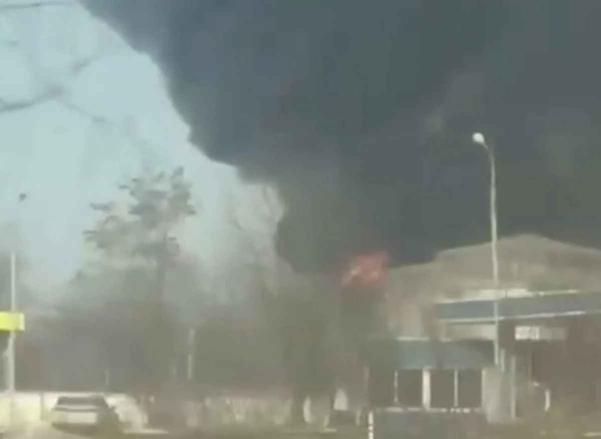 Взрывы в РФ: дроны взорвали нефтебазу в Белгородской области