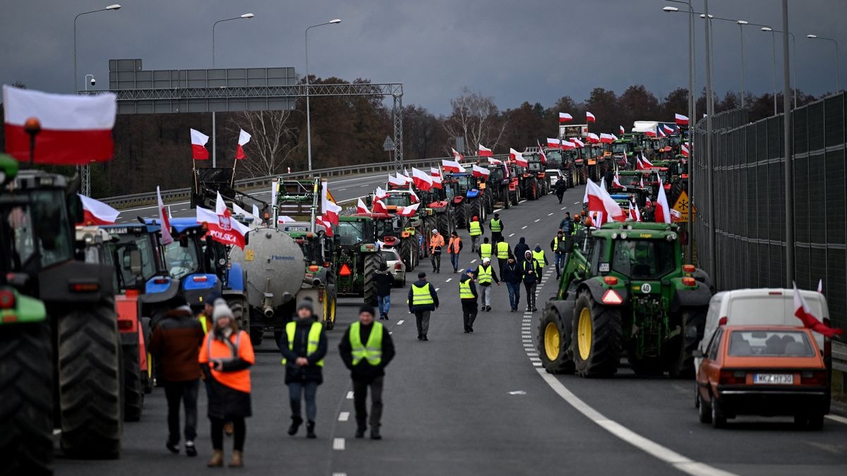 Ситуація із чергами на польському кордоні: скільки машин на годину пропускають протестувальники