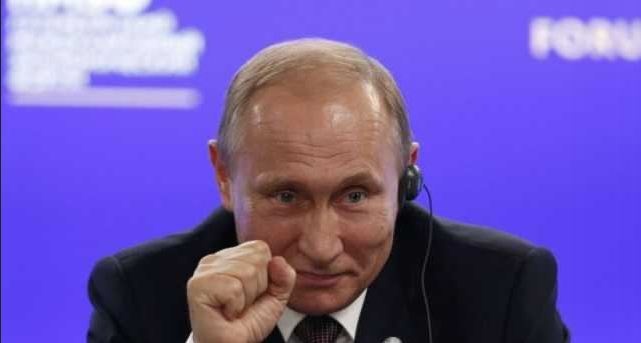 Путин отличился странной шуткой про алкоголь, но Сеть не оценила "юмор"