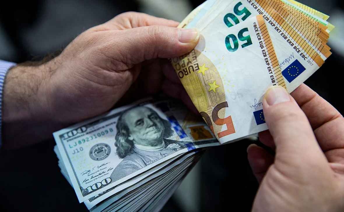 Курс доллара: сколько стоит валюта в обменниках