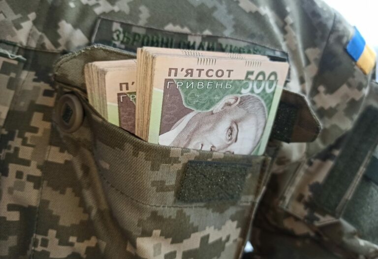 В Украине повысили выплаты военным пенсионерам