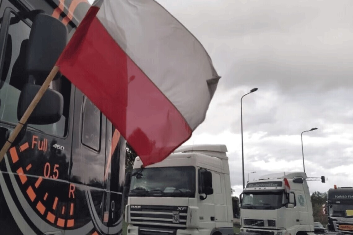 Польские фермеры блокировали украинские пассажирские автобусы на одном из пунктов пропуска