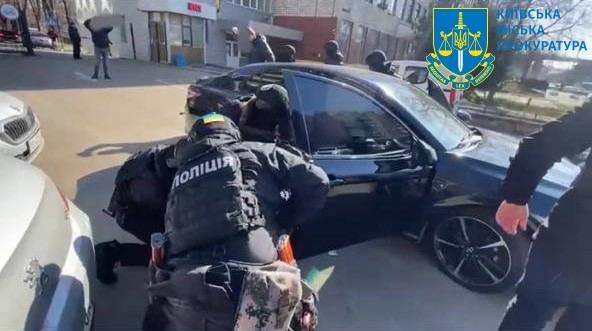 Выдавали себя за сотрудников ТЦК: мошенники "развели" киевлянина на 1,7 млн гривен