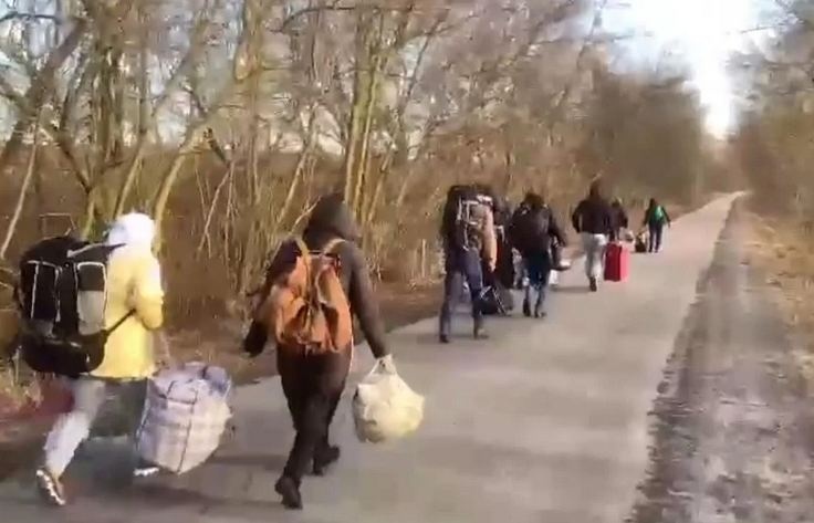 Власти забыли о людях: жители Белгородщины самостоятельно эвакуируются бегством