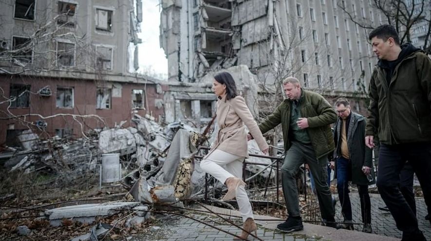 Бербок уговаривает Шольца дать Украине ракеты Taurus, - Der Spiegel