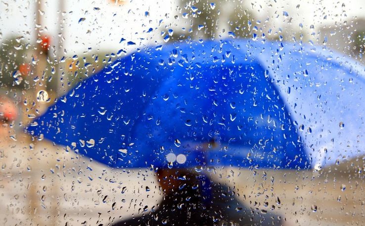 Доставайте зонты: сегодня в Украину придут дожди