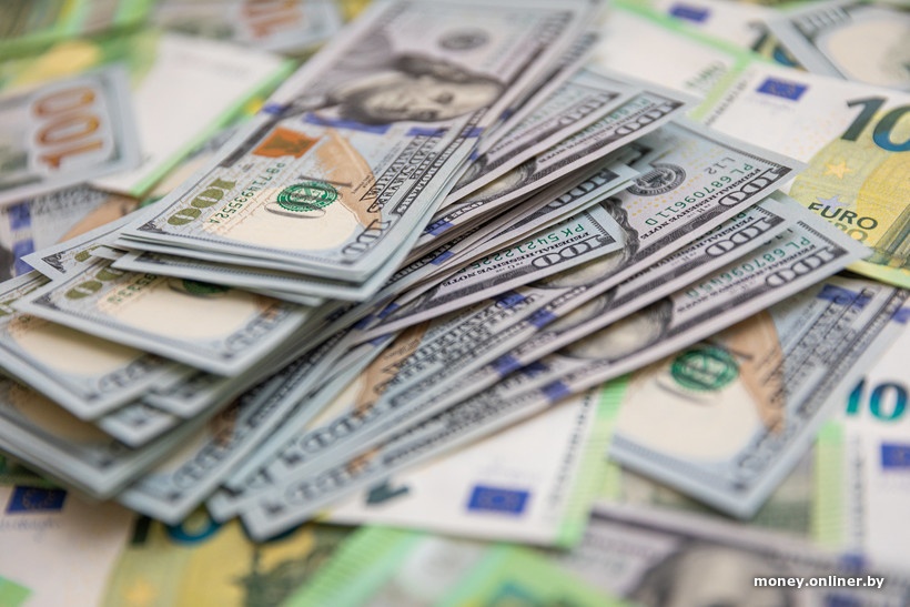 Обменники обновили курсы валют: что происходит с долларом