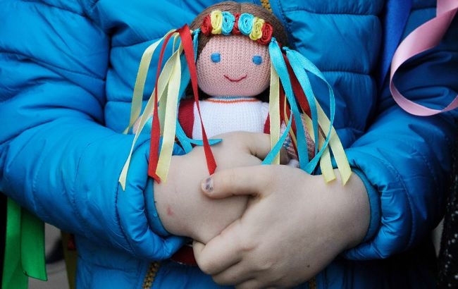 В Украине упрощают усыновление детей: что именно изменится