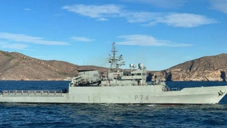 У водах Іспанії "загубилися" десантні російські кораблі, - Міноборони