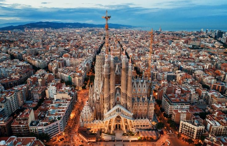 Работают более 140 лет: стало известно, когда достроят гордость Барселоны