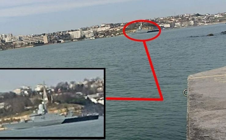 В бухту Севастополя зашел опасный корабль РФ