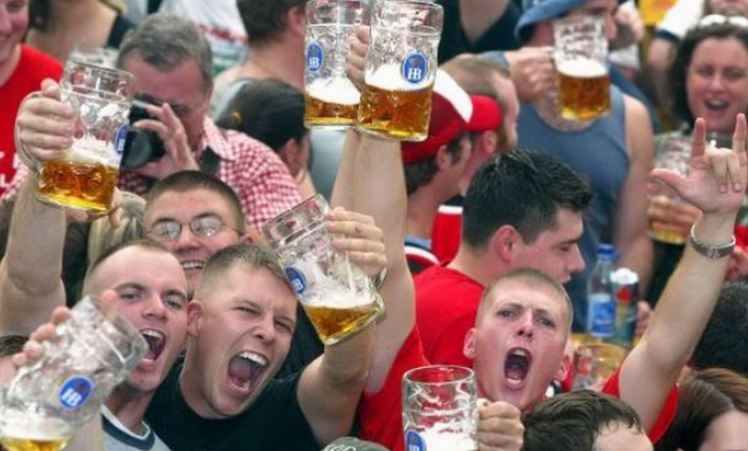 Футбольных фанатов на Евро-2024 просят быть осторожными с крепким немецким пивом