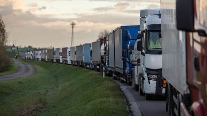 Польські фермери блокують три напрямки на кордоні з Україною