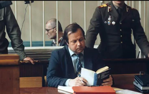 Адвокат маньяка Чикатило погиб в ДТП в Луганской области