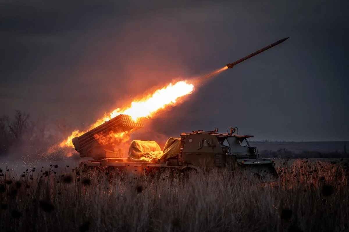Украина теперь сможет стабилизировать линию фронта, - Bloomberg