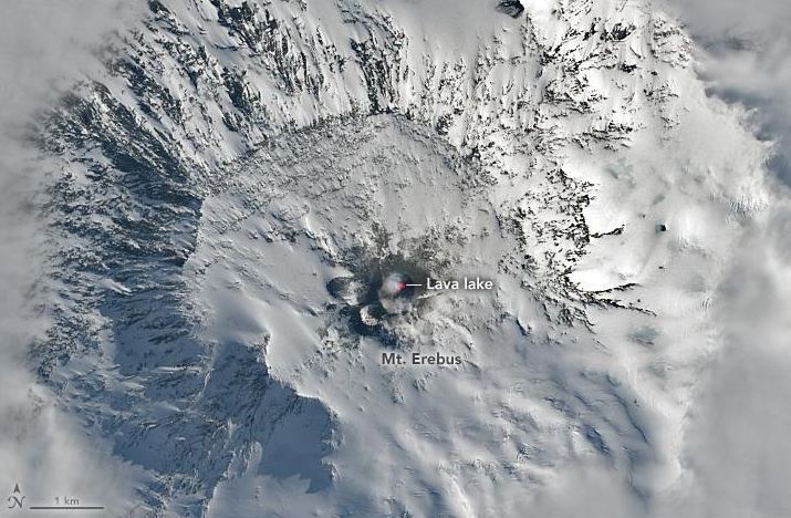 Шесть тысяч долларов в день на ветер: в Антарктиде вулкан извергает золотую пыль