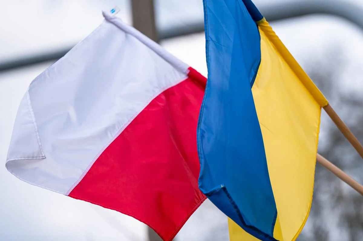 Украинским беженцам продлят защиту и после 30 июня, - министр внутренних дел Польши