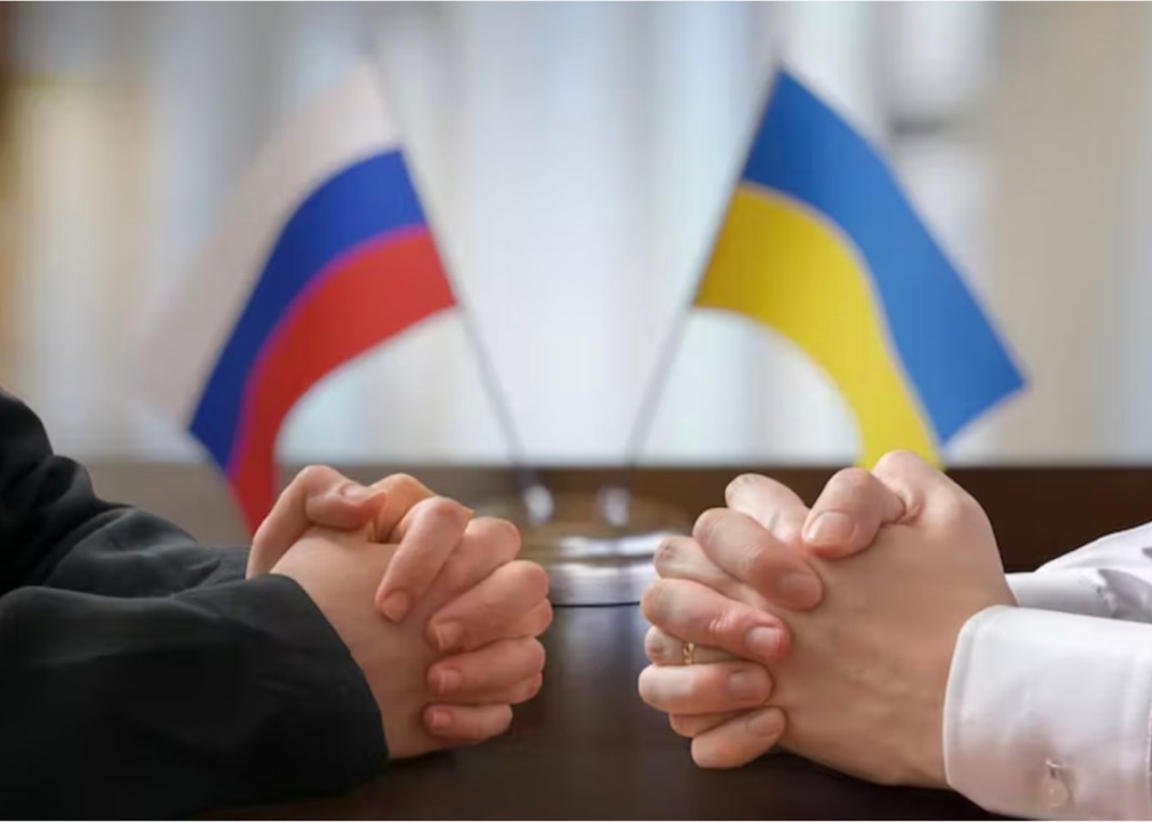 Мирні переговори щодо України мають відбуватися за участю РФ, - китайський дипломат