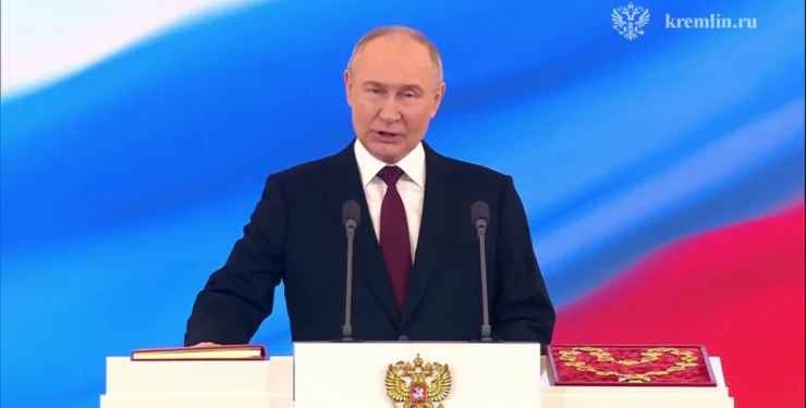 Інавгурація відбулася: Путін офіційно обійняв посаду президента РФ