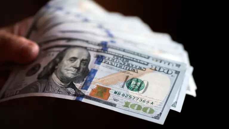 Курс долара найближчими днями: скільки коштуватиме валюта