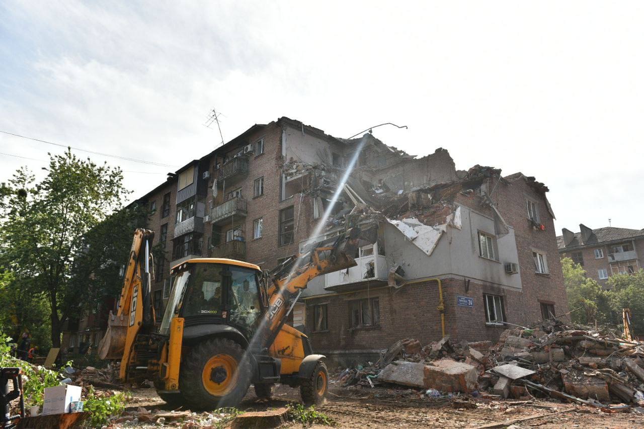 Количество погибших увеличилось: все подробности вражеского удара по 5-этажке в Харькове