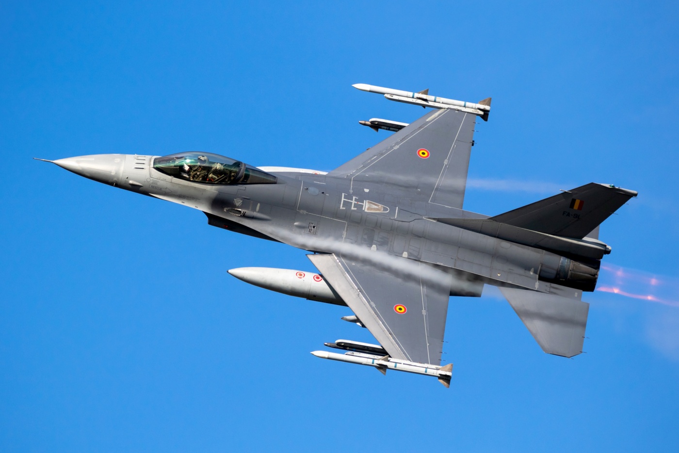 Перші F-16 можуть з'явитися в Україні після Великодня