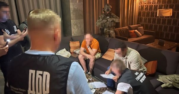 Тищенко во время обысков в присутствии правоохранителей разбил свой телефон