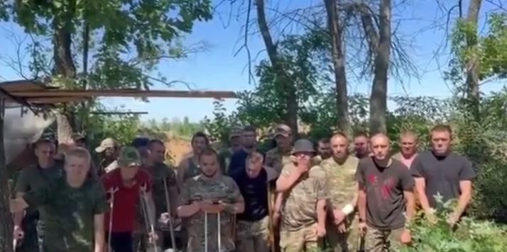 Просять захисту у Путіна: окупантів зі шпиталів на милицях женуть на штурми