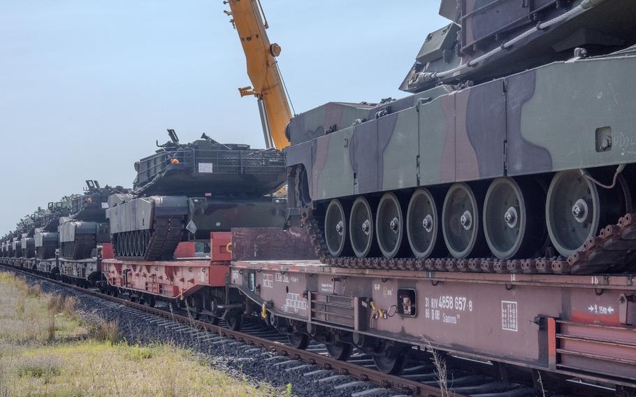 США начали перебрасывать танки M1 Abrams на новую военную базу в Польше