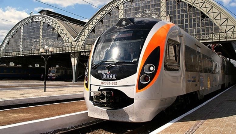 Укрзализныця запустила новый поезд по популярному маршруту: цена билетов