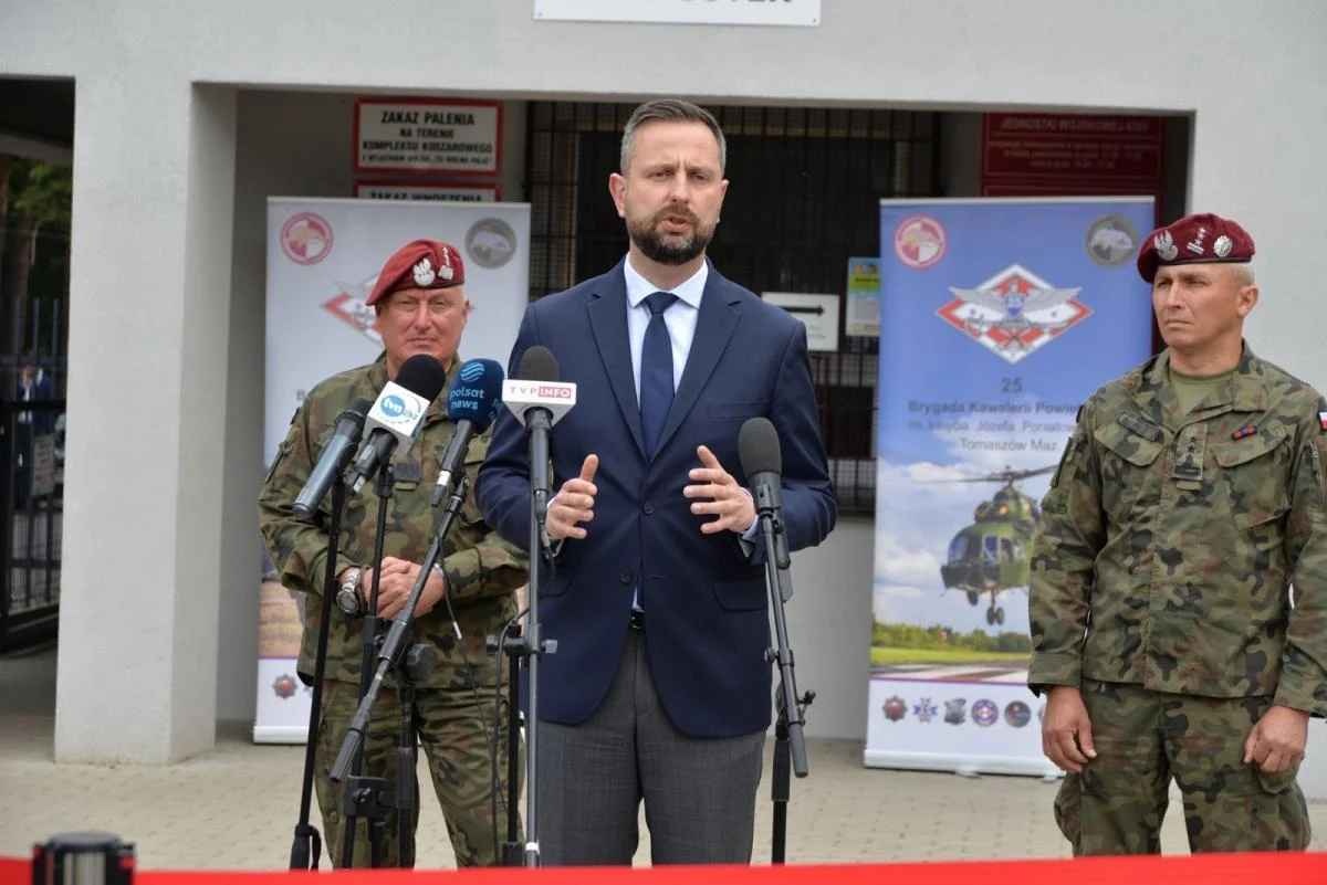 Україна не вступить до ЄС, доки не вирішить "волинське питання", - міністр оборони Польщі