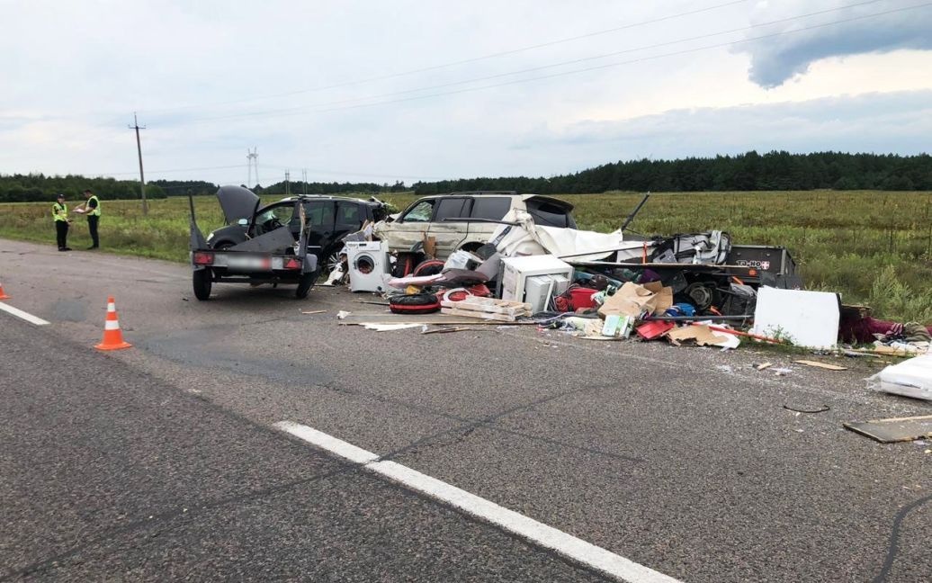 В ДТП на Ровенщине пострадали 10 человек: детали аварии