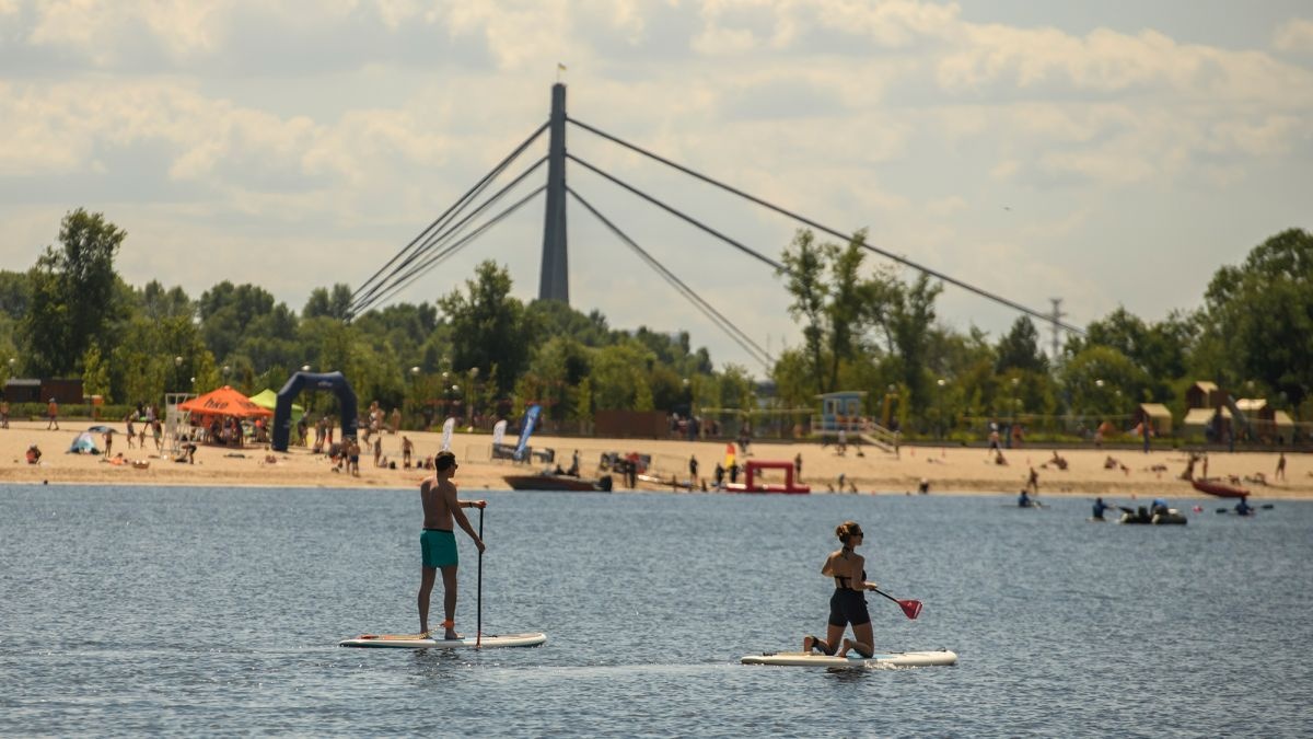 Спека в Україні: як довго протримаються високі температури