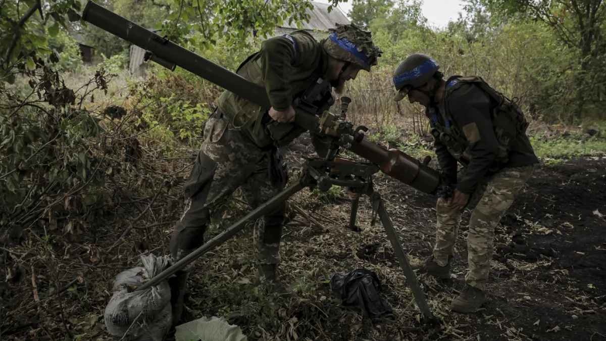 В течение суток зафиксировано почти 200 боестолкновений, - Генштаб