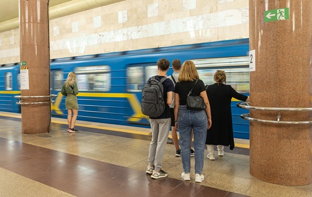 В Киеве возобновлена ​​полноценная работа "синей" линии метро