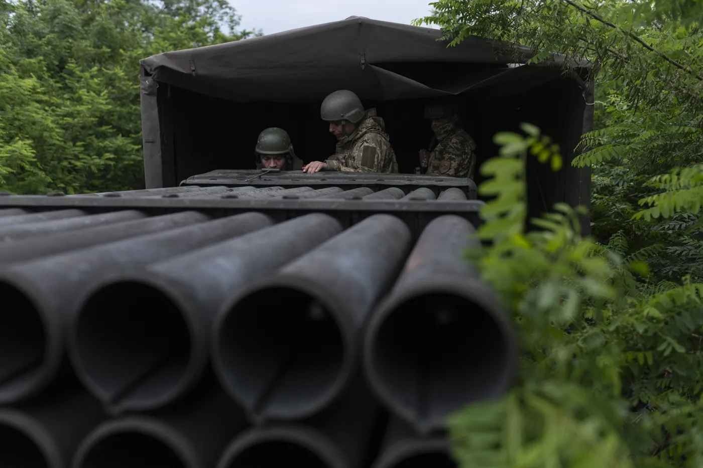 Постачання військової допомоги Україні на 2025 рік перебуває під загрозою, - Bloomberg