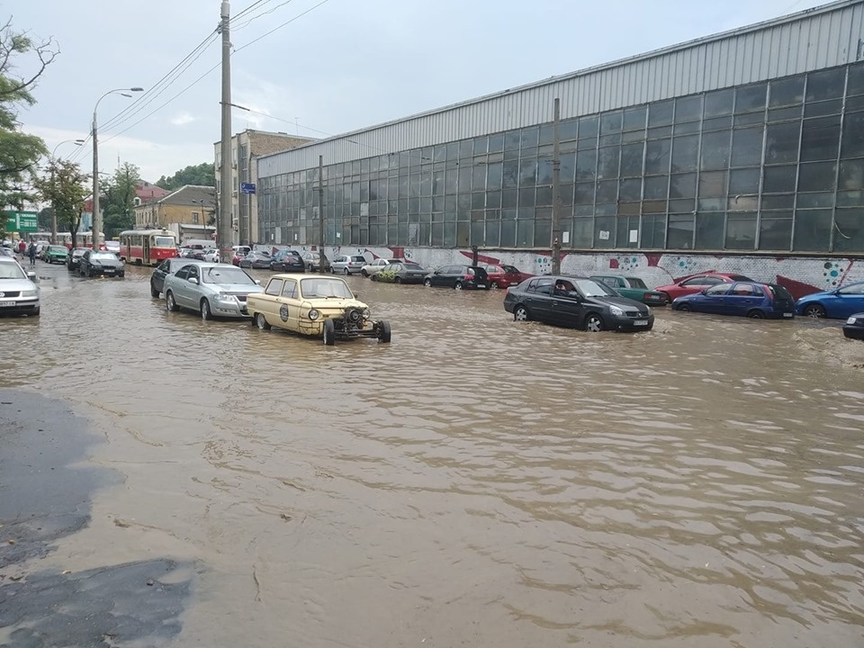 Такого не було десятки років: у Києві випала рекордна кількість опадів