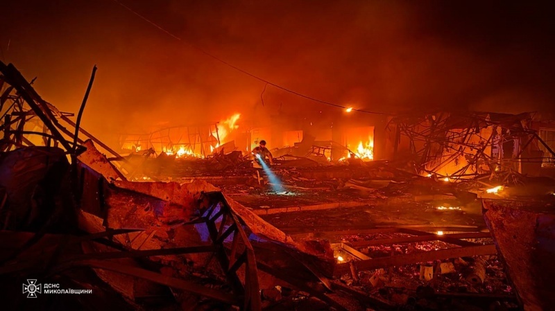 Ракетний удар по Миколаєву: виникли пожежі, у місті пошкоджено будинки