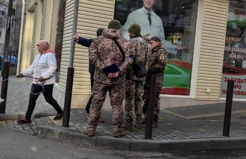 Мобилизация "дедов": в ТЦК заявили, что все равно будут брать мужчин 50-60 лет