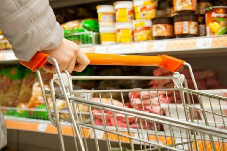 Цены на продукты в Украине: прогноз экспертов на ближайшие месяцы