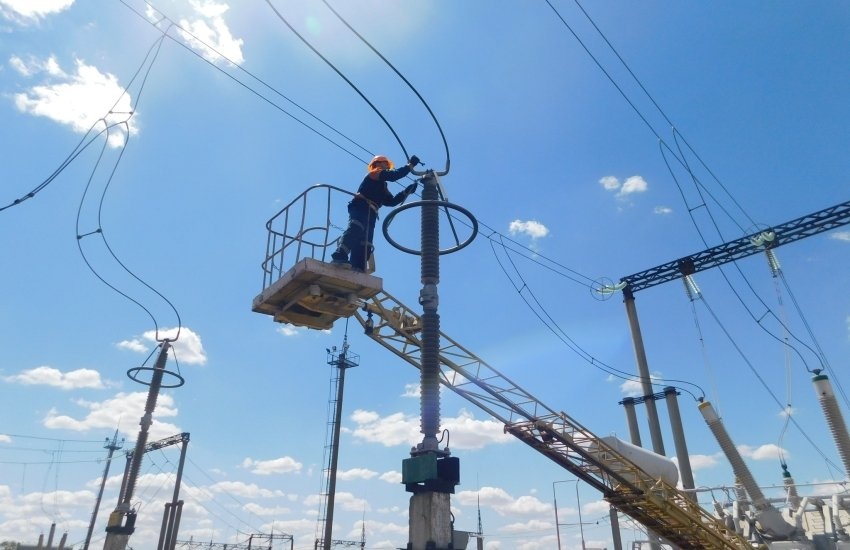 В нескольких областях Украины сегодня отменили графики отключения света