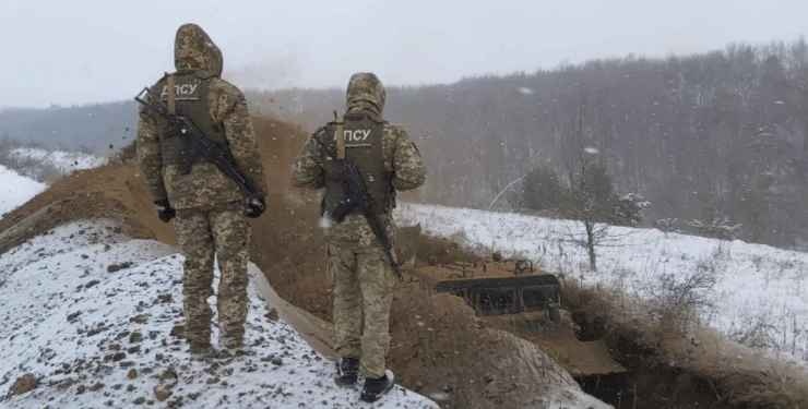 В Закарпатской области два пограничника сбежали в соседнюю страну во время несения службы