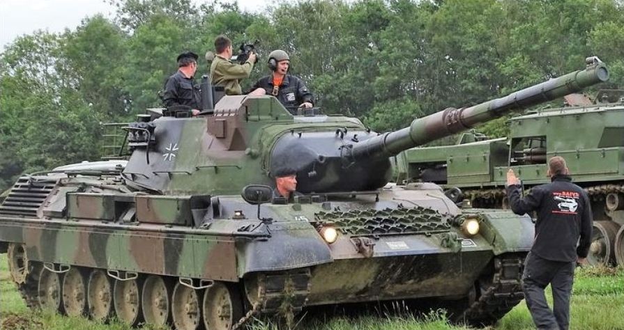 Украинский Leopard 1 выдержал более 10 попаданий